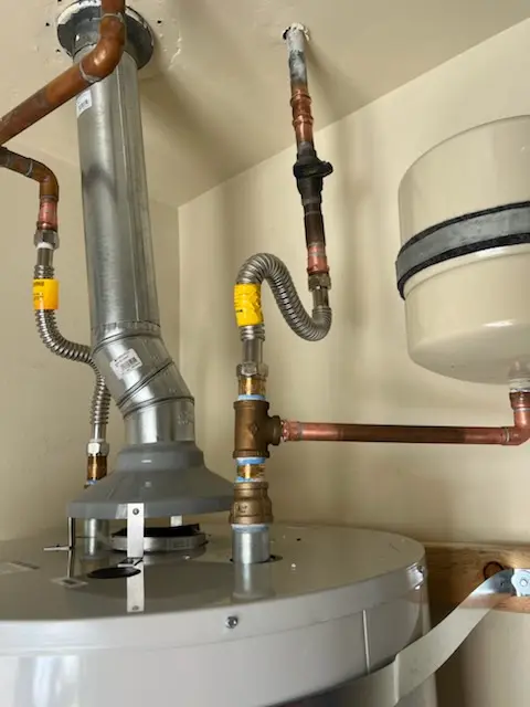 Water heater installation and plumbing repair in Oakbury